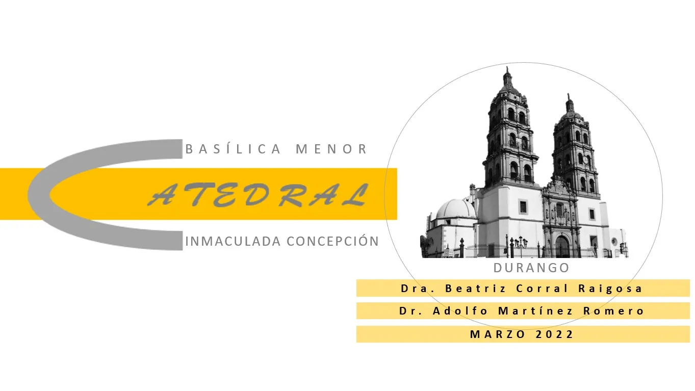 El interior de una iglesia con bancos y vidrieras