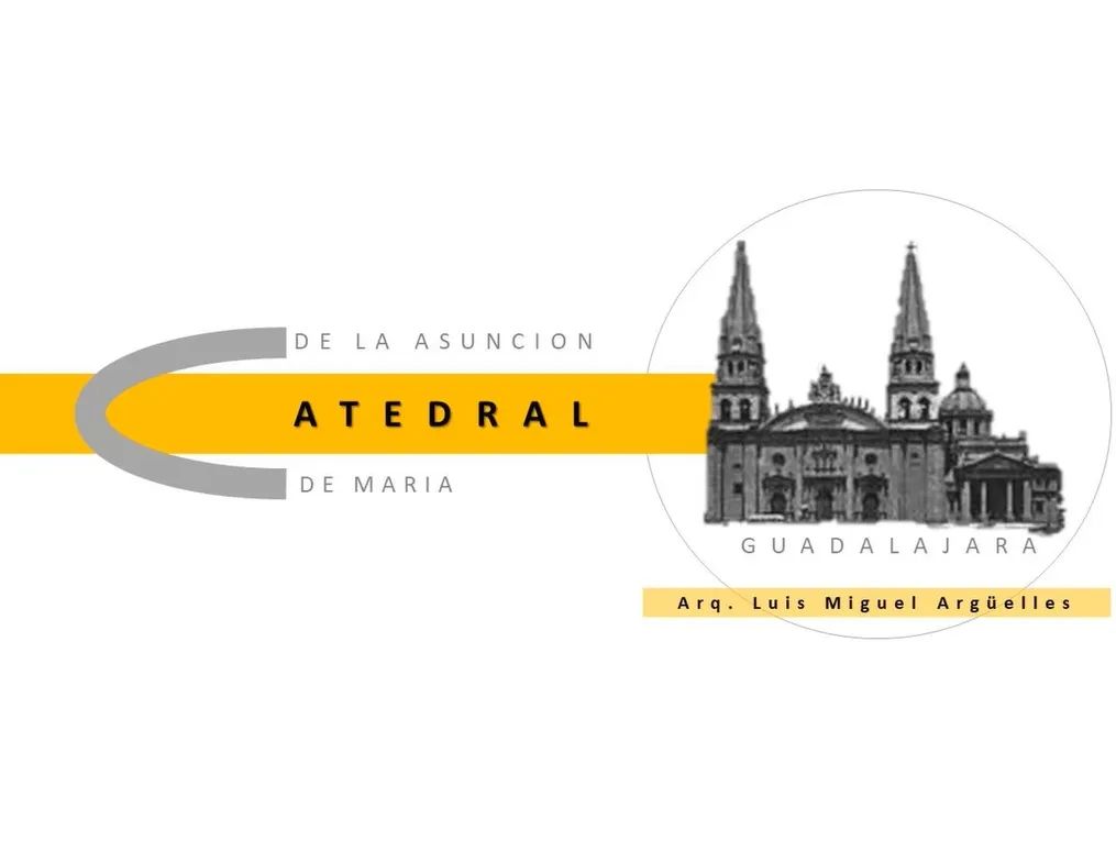 El interior de una iglesia con bancos y vidrieras